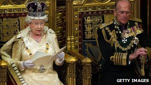 Queen's Speech: Changes to exams, curriculum and teachers' pay highlighted
